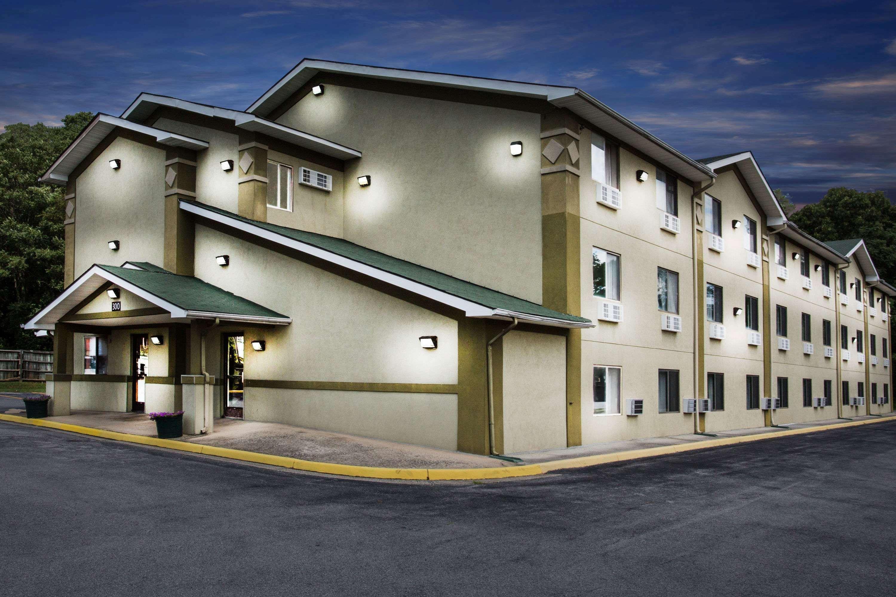 Super 8 By Wyndham Salem Va Motell Exteriör bild